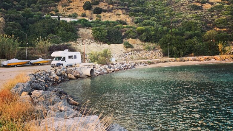 Jakie zalety ma wypożyczenie kampera na wakacje