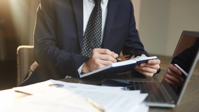 Upadłość konsumencka – jak może pomóc przy niej adwokat